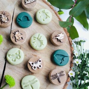 Curiosity Corner Oak Stamps - Garden Life